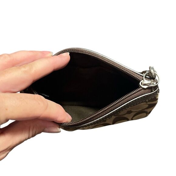 Classic Coach wristlet - Picture 3 of 3